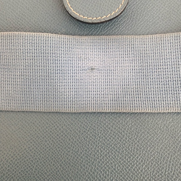 Hemes Evelyn 1 GM in Blue Jean Courchevel 12”x12”x4” Gold hardware - Picture 8 of 10